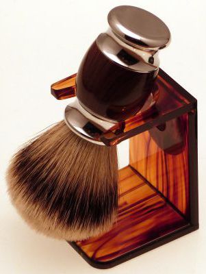 Diamond Edge Vulcan shaving brush with tortoiseshell dripstand