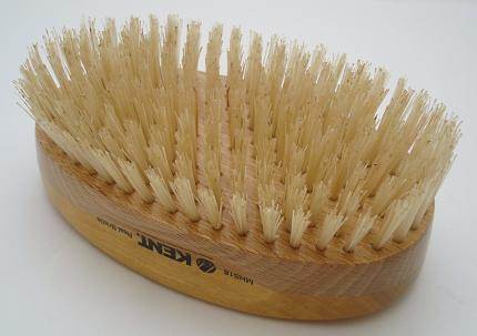 Kent MHS18 Handmade Military brush