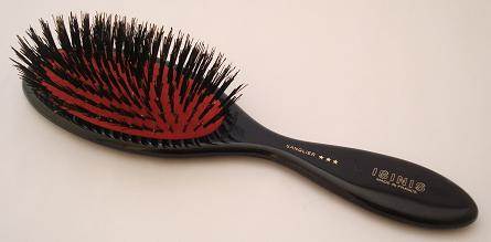 Isinis 212 hairbrush