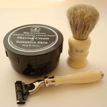 Luxury razor, badger/bristle brush and shaving cream gift set.