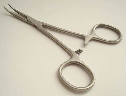 Curved forceps, with lock - 5"