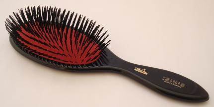 Isinis 133 hairbrush