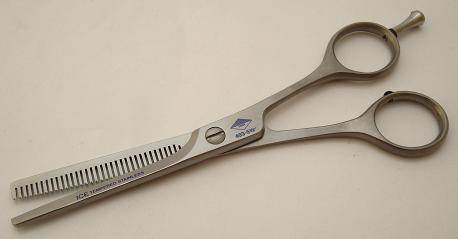 Diamond Satin Fine, single-serrated mini thinning scissors