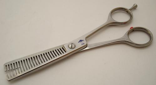 Diamond Silk Coarse, double-serrated thinning scissors