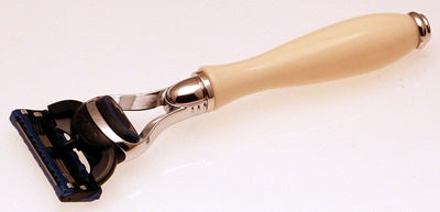 2100-Progress-Vulfix-Mannin-E-Gillette-Fusion-Razor-Ivory.jpg
